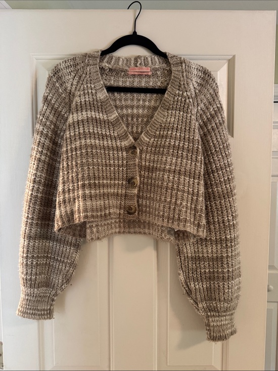 Urban Outfitters Sweaters - Urban Outfitters Beige and Cream Cropped V-Neck Cardigan
